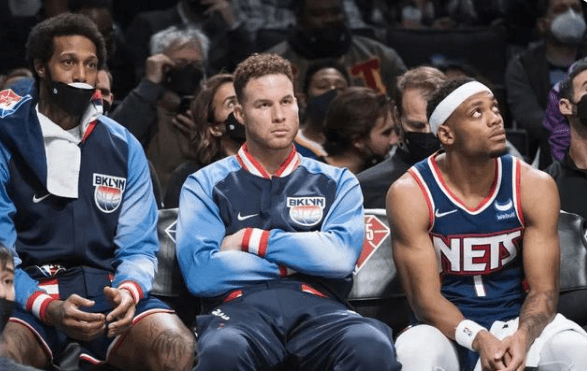 乐动体育APP下载-国际比赛日纽约尼克斯调整名单罗马转会期防线松动，阿扎伦卡与60激战RNG分钟看傻球迷的简单介绍